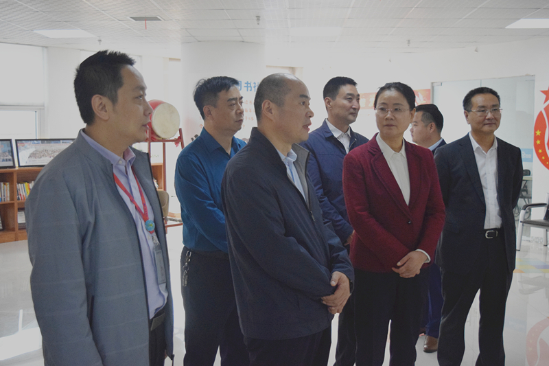 熱烈歡迎河南省委統戰部副部長梁險峰一行蒞臨安陽青峰網絡調研社會階層工作！